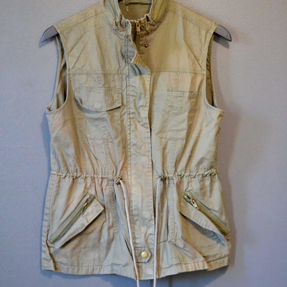 Utility Military Style Cargo Vest / Outdoor Fashion / Olive Green